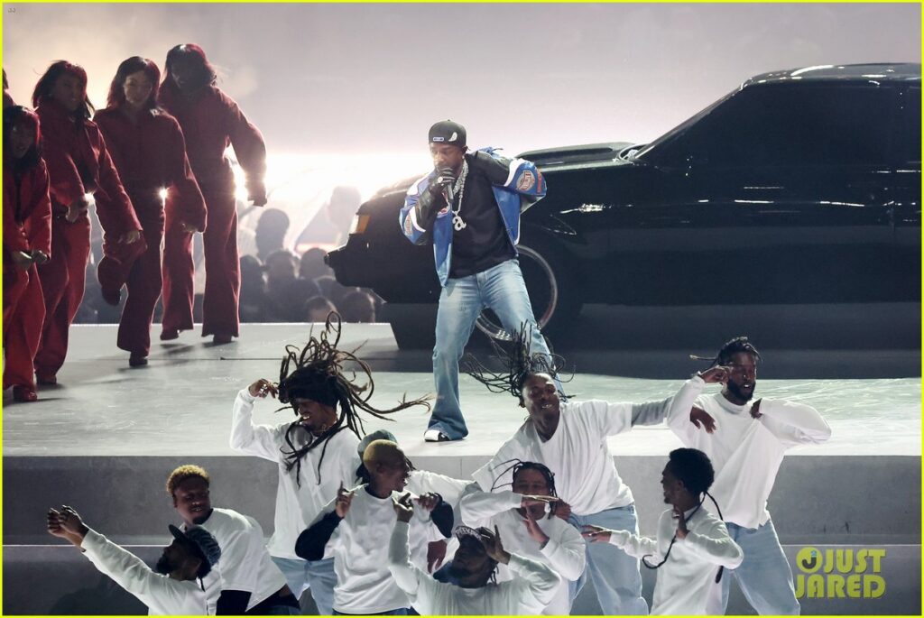 kendrick-lamar-halftime-show-performance-watch-01